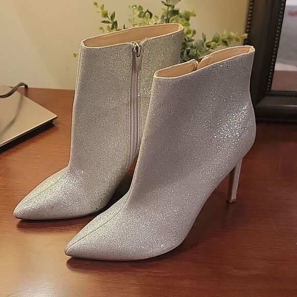 Nine West silver sparkle spike boots 8.5 - Picture 1 of 9